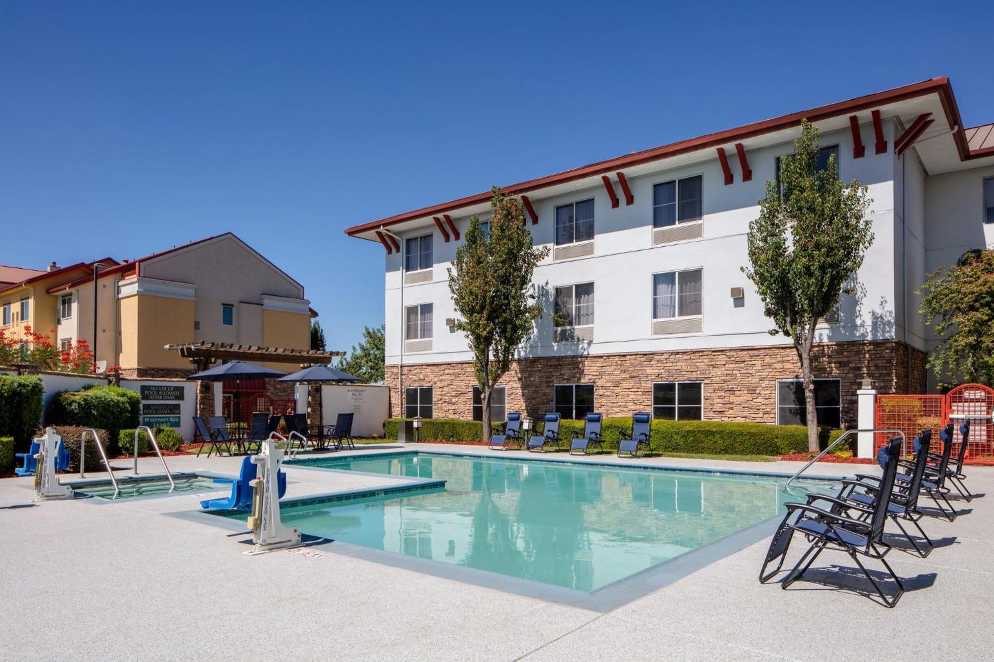 Holiday Inn Express Turlock By Ihg Zewnętrze zdjęcie